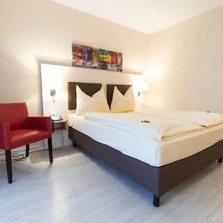 מלון Montana Gummersbach-nord 3*