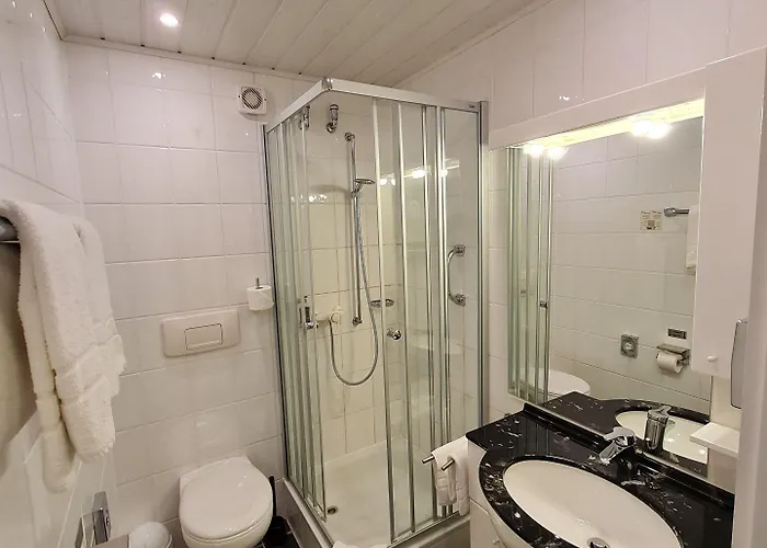 מלון Montana Gummersbach-nord 3*